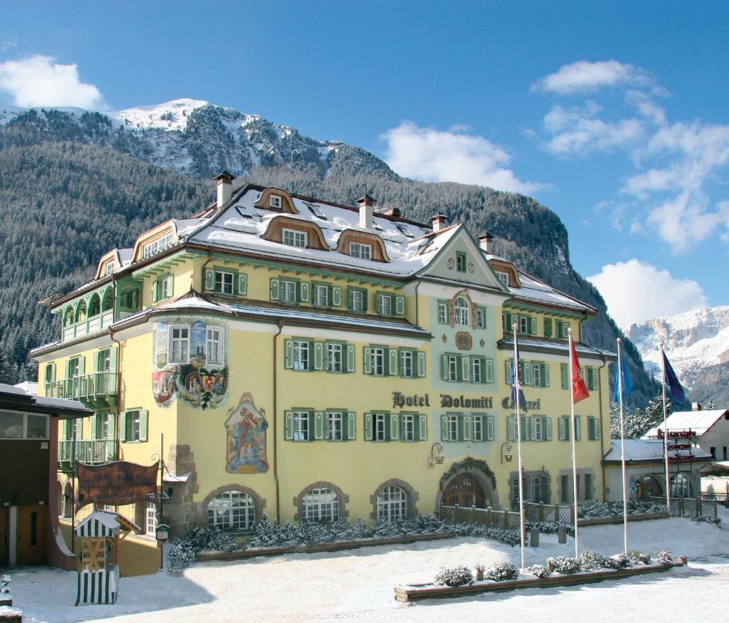 Hotel Dolomiti Schloss กานาเซย์ ภายนอก รูปภาพ