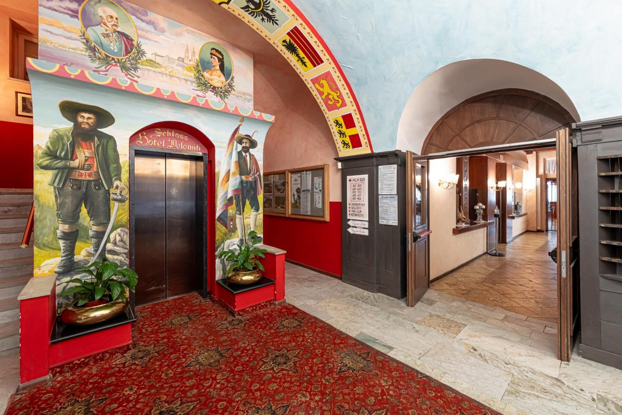 Hotel Dolomiti Schloss กานาเซย์ ภายนอก รูปภาพ