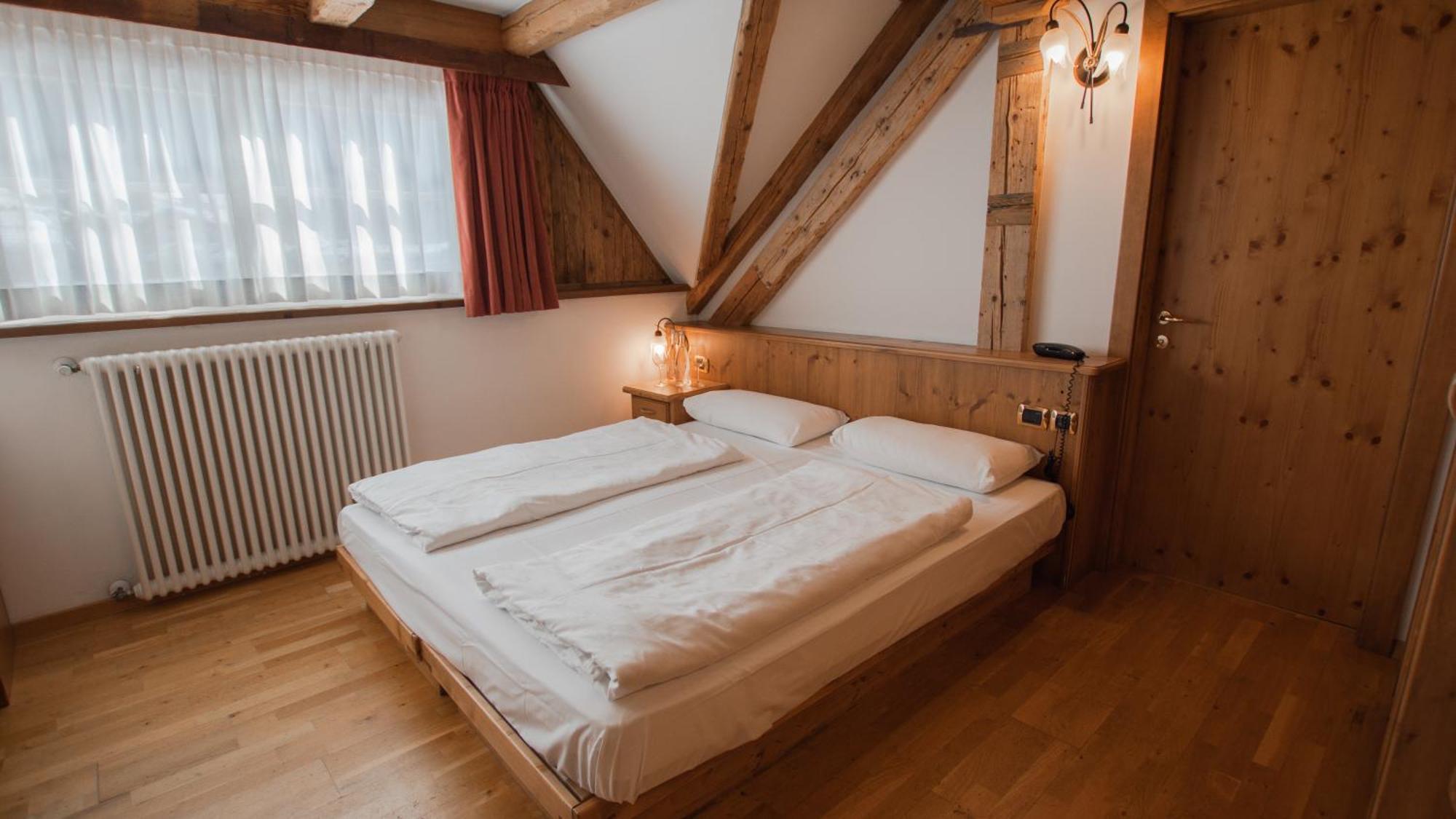 Hotel Dolomiti Schloss กานาเซย์ ภายนอก รูปภาพ