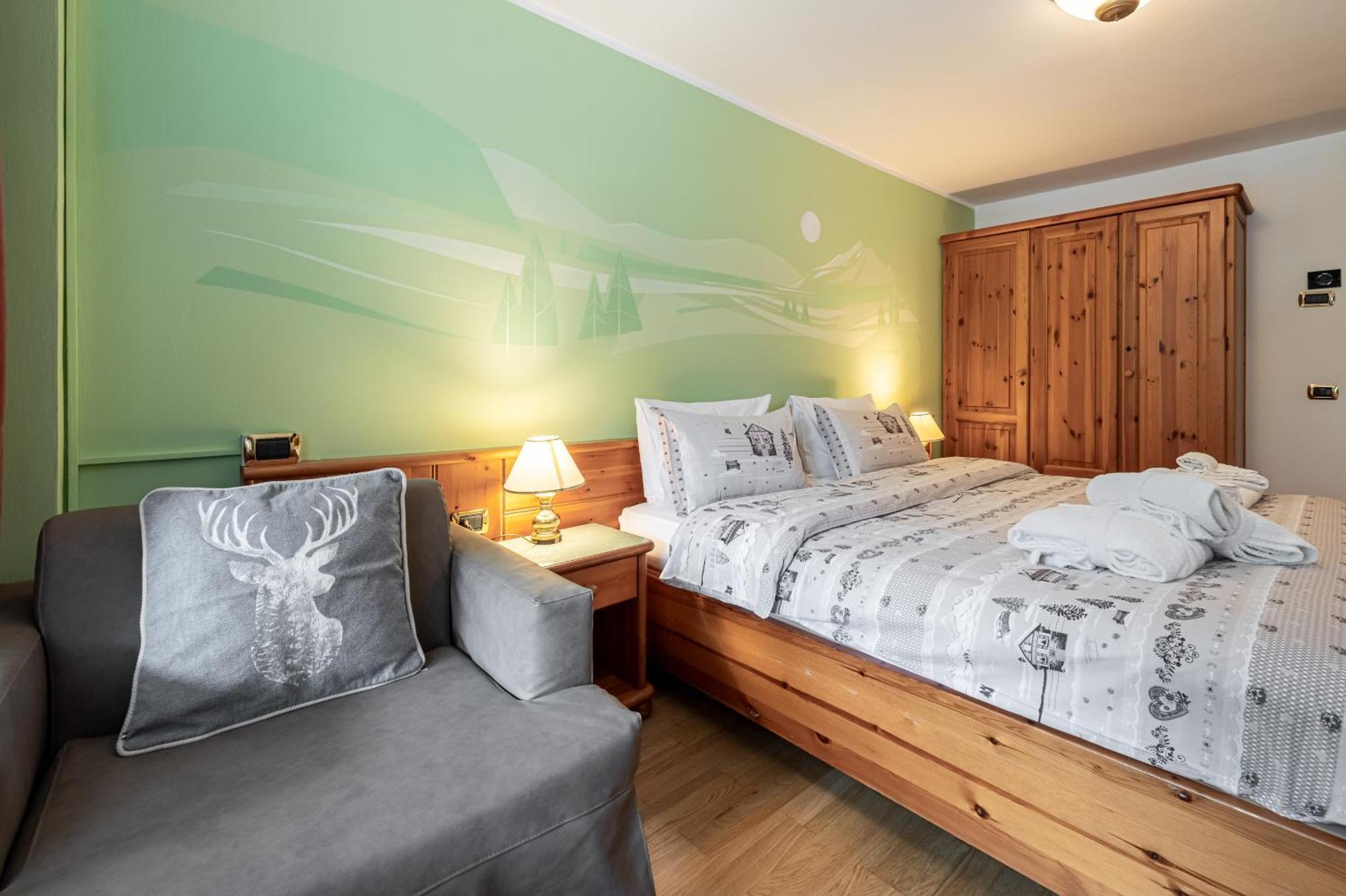 Hotel Dolomiti Schloss กานาเซย์ ภายนอก รูปภาพ