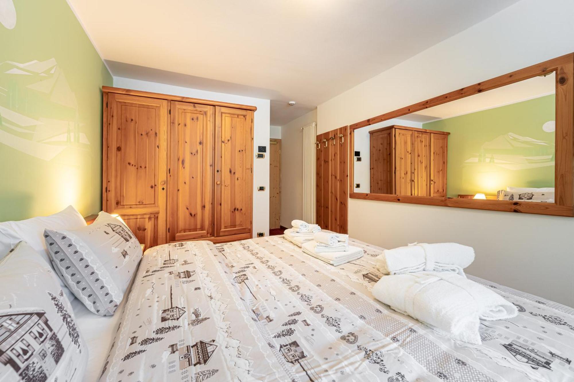 Hotel Dolomiti Schloss กานาเซย์ ภายนอก รูปภาพ