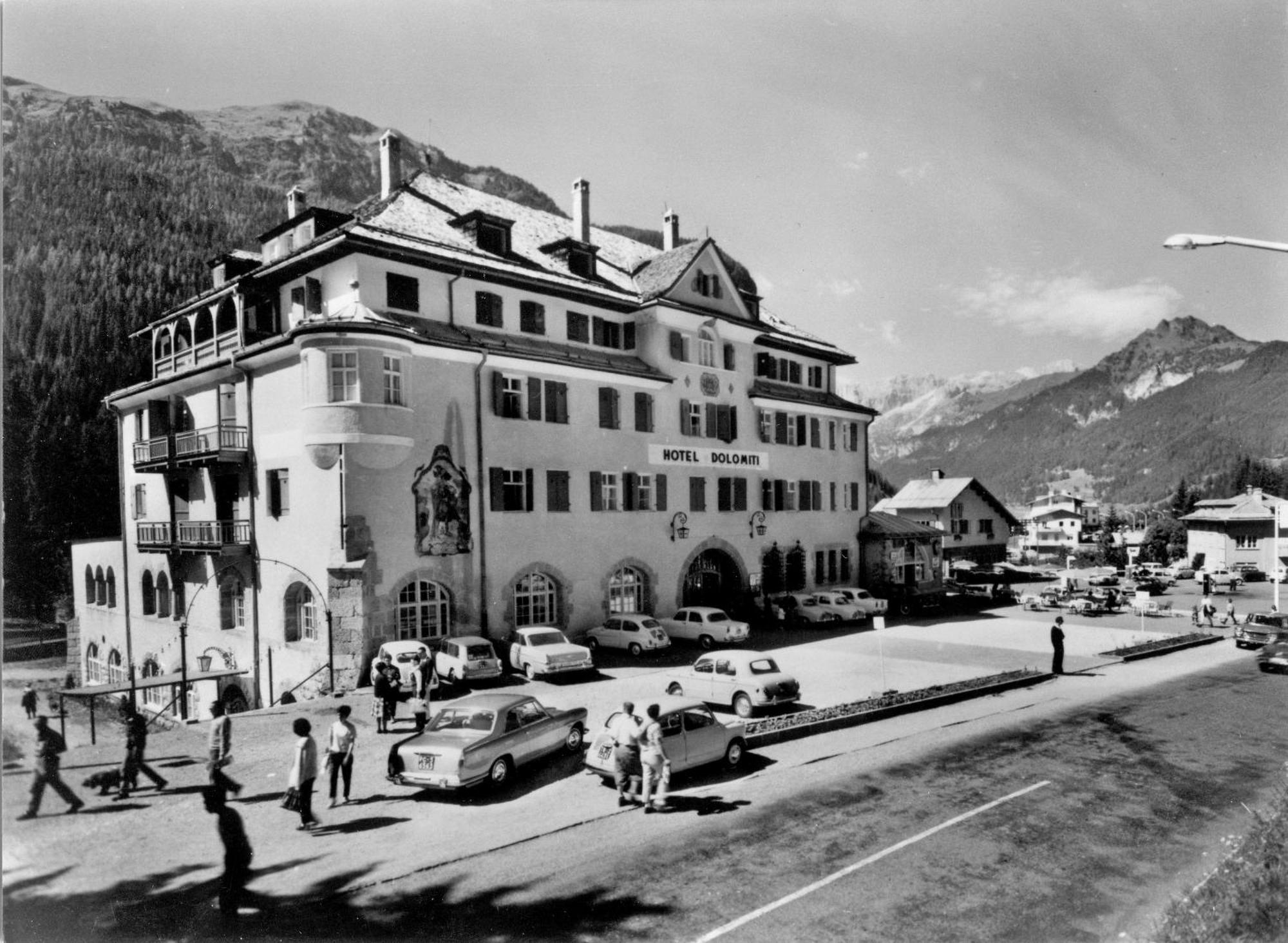 Hotel Dolomiti Schloss กานาเซย์ ภายนอก รูปภาพ