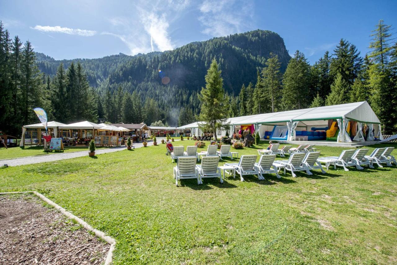 Hotel Dolomiti Schloss กานาเซย์ ภายนอก รูปภาพ